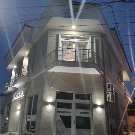 Ajilin Hotel Rooms Korce Luaran gambar