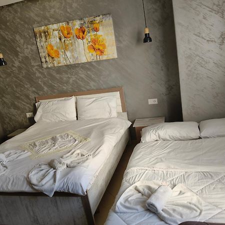 Ajilin Hotel Rooms Korce Bilik gambar