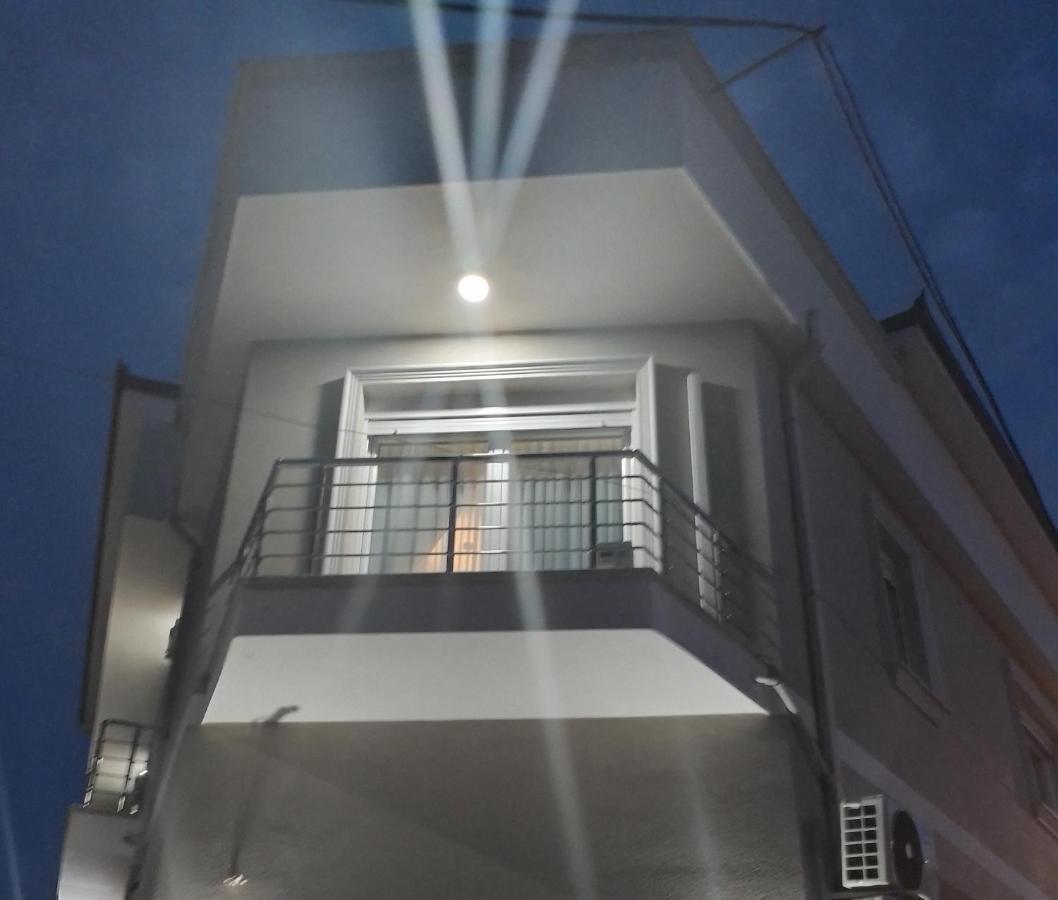 Ajilin Hotel Rooms Korce Luaran gambar