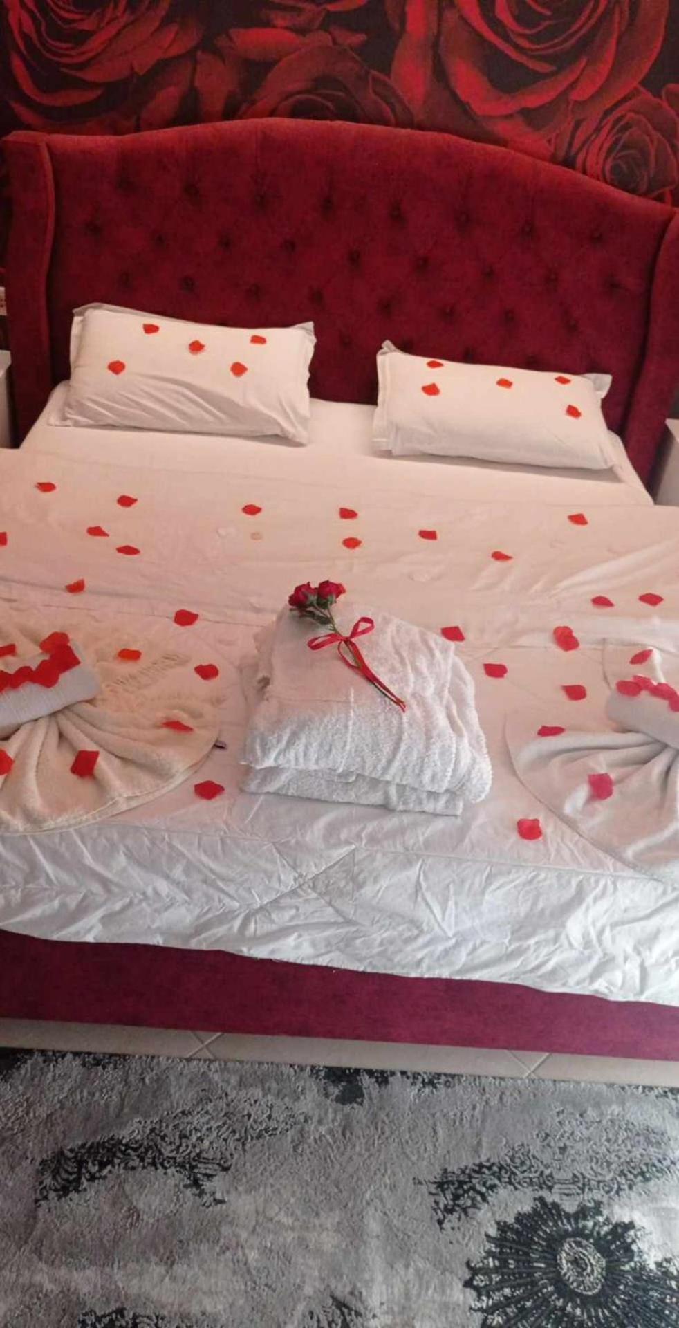 Ajilin Hotel Rooms Korce Luaran gambar