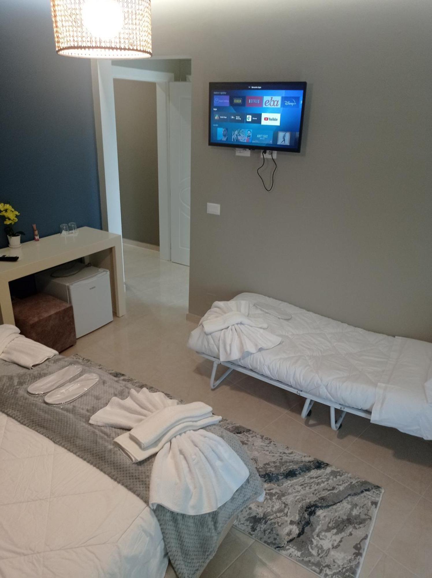 Ajilin Hotel Rooms Korce Bilik gambar