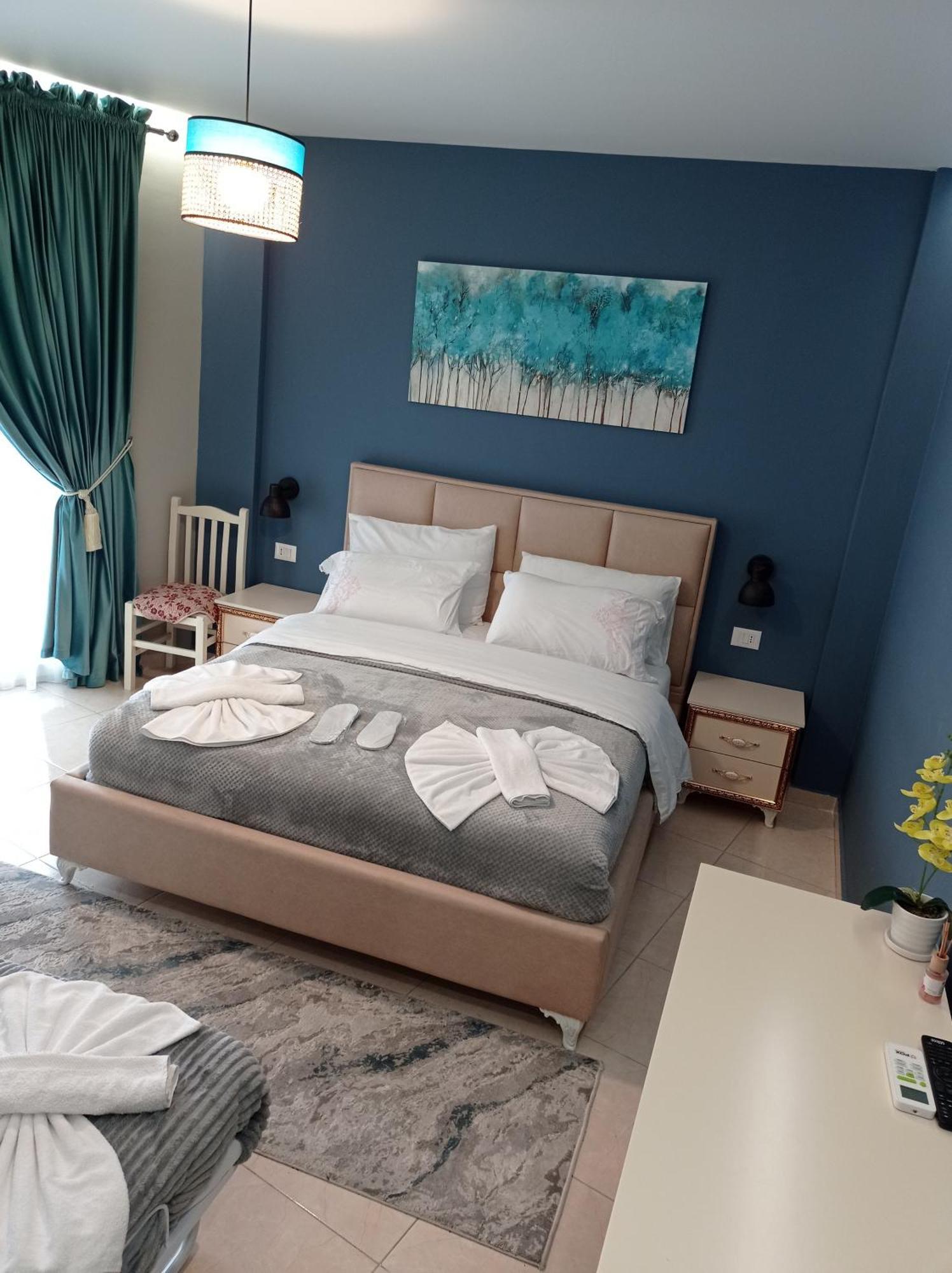 Ajilin Hotel Rooms Korce Bilik gambar