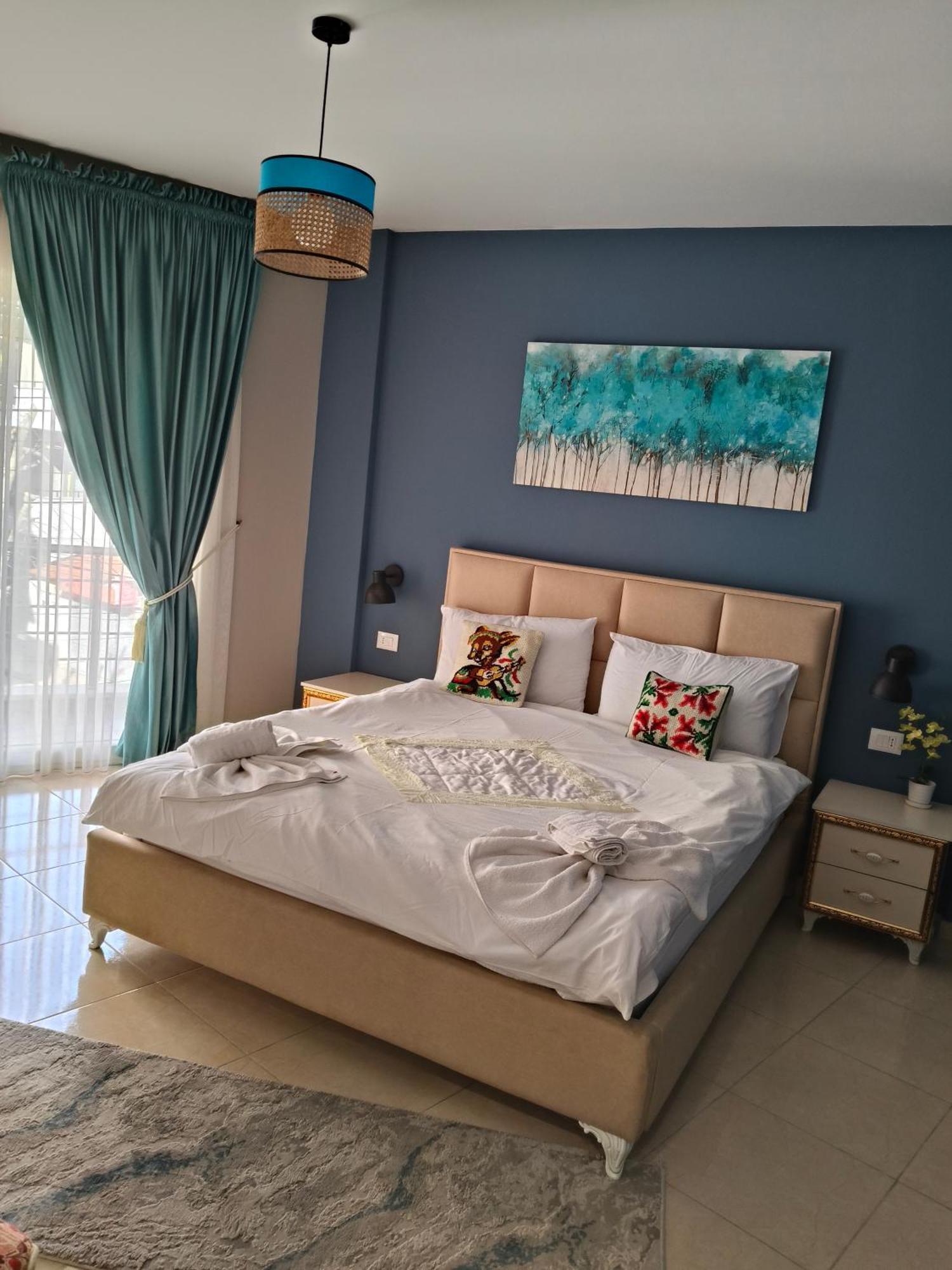 Ajilin Hotel Rooms Korce Bilik gambar