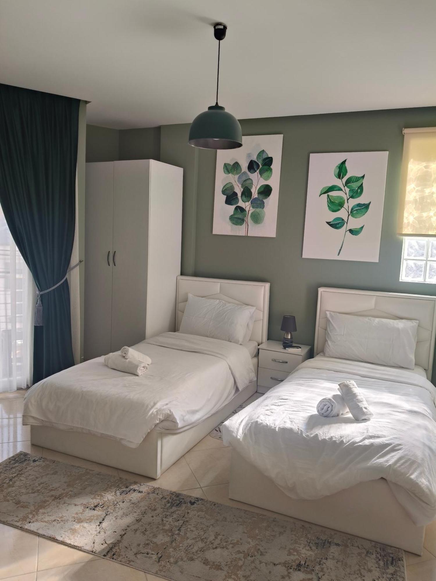 Ajilin Hotel Rooms Korce Bilik gambar