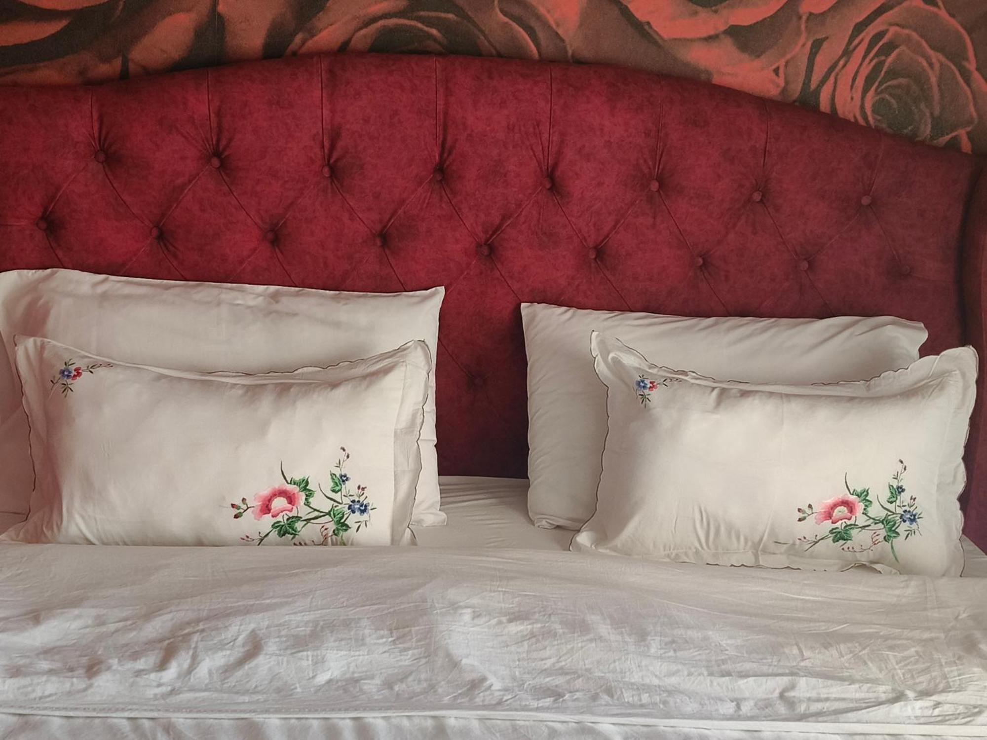 Ajilin Hotel Rooms Korce Bilik gambar
